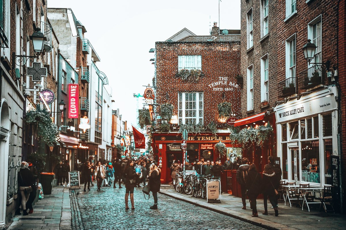 15 Best Romantic Hotels In Dublin In 2023 (For All Budgets!)
